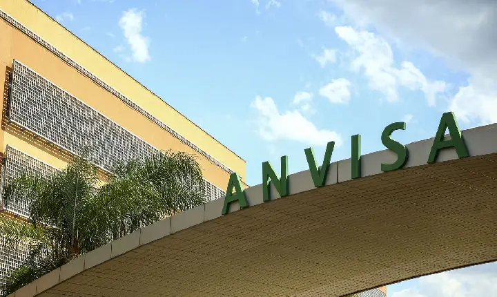 Anvisa suspende lote de medicamentos para hipertensão e câncer de mama