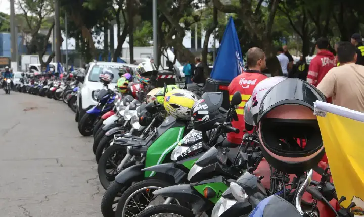 Apenas 1 em cada 5 motociclistas de app tem cobertura previdenciária