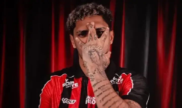 Atacante que saiu do Vitória sem jogar é anunciado em clube da Série B