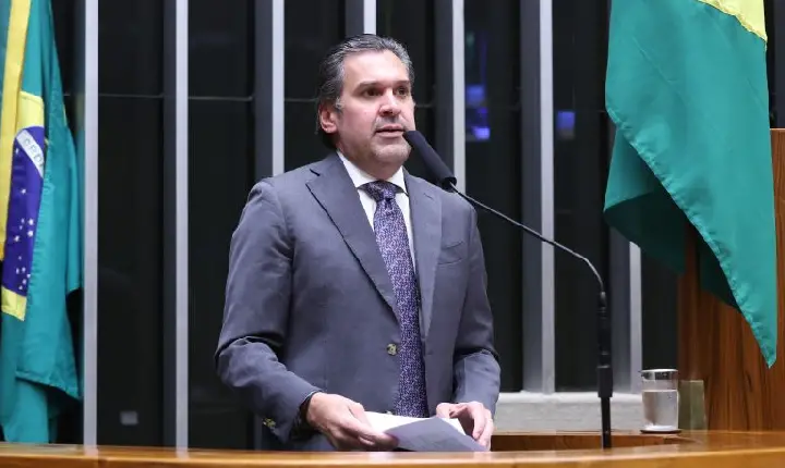Câmara aprova exceções às regras fiscais para benefícios e despesas de 2026
