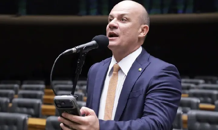 Câmara aprova novas regras para contagem do tempo de serviço por PMs e bombeiros