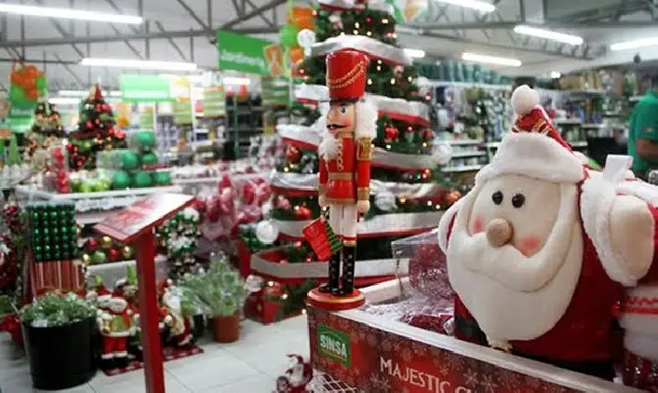 Comércio de Teixeira de Freitas passa a funcionar em horário especial para o Natal