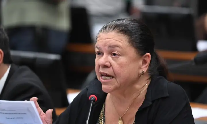 Comissão aprova direito de mulheres e idosos desembarcarem fora da parada de ônibus à noite
