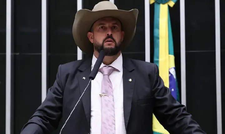 Comissão aprova possibilidade de transporte remunerado de passageiros por moto