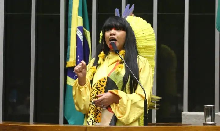 Comissão aprova prazo para repasse de recursos a candidaturas de mulheres negras e indígenas