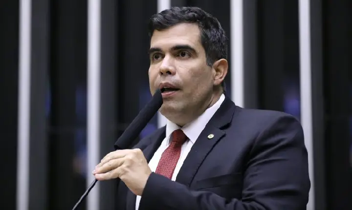 Comissão aprova projeto que permite a municípios inadimplentes manterem convênios com a União