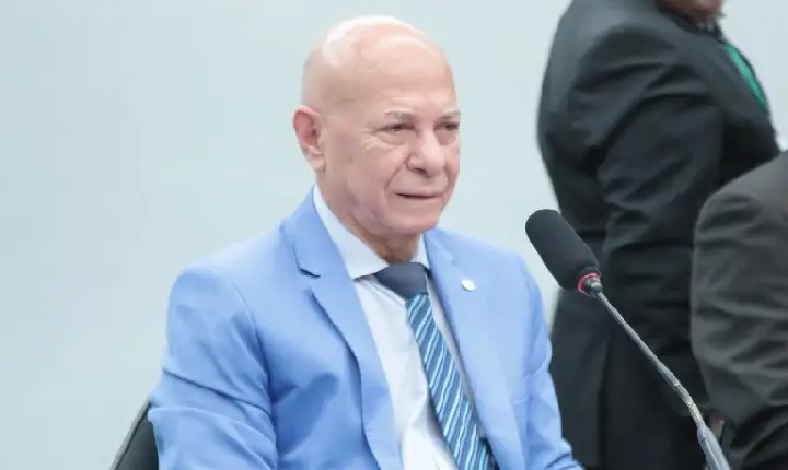 Comissão de Educação aprova projeto que prorroga bolsas de pesquisa para pais estudantes