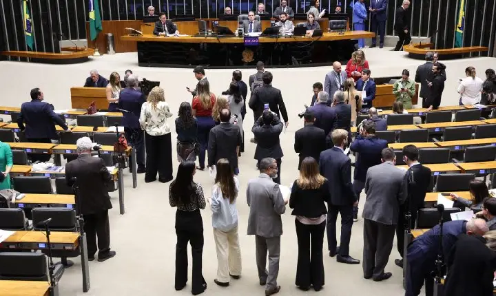Deputados analisam projeto que regulamenta filtro de relevância de recursos no STJ; acompanhe