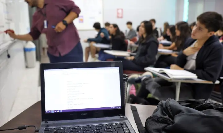 Docentes usam inteligência artificial para inovar e engajar alunos