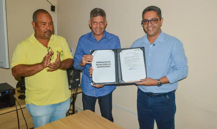 Dr. Adauto fortalece o setor rural com criação da Secretaria Municipal de Agricultura em Caravelas