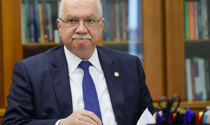 Fachin diz que espera regras do STF para supersalários ainda em junho 