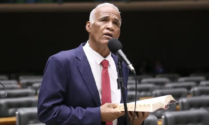 Federação PT-PCdoB-PV elege dez deputados federais na Bahia e leva ainda Senado e governo