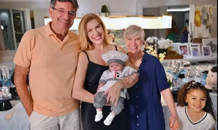 Filho de Lore Improta e Léo Santana encanta web em comemoração de dois meses com tema de chef de cozinha