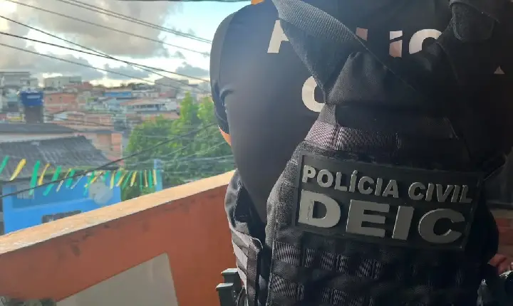 Grupo suspeito de roubar turistas na Barra no dia de jogo do Brasil é preso em Salvador