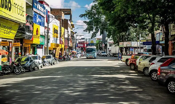 Lojas fecham nos feriados de novembro em Teixeira de Freitas, mas Mercadão e atacadistas terão horários especiais