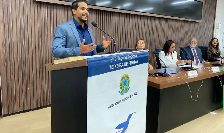 Lucas Guimarães é paraninfo e homenageado durante credenciamento de 50 novos corretores em Teixeira de Freitas