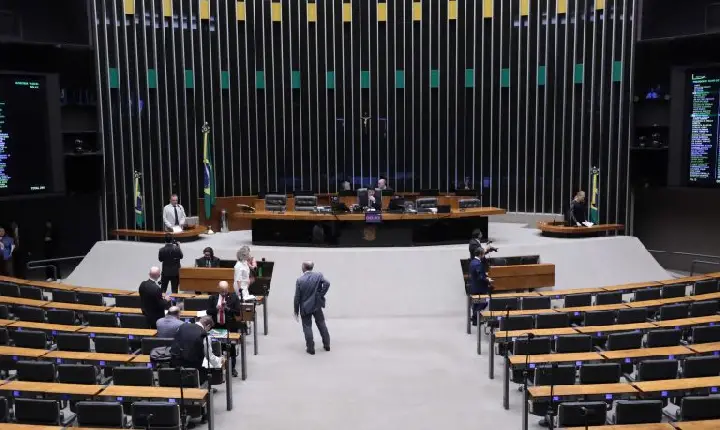 Minirreforma eleitoral permite programa de recuperação fiscal para partidos políticos