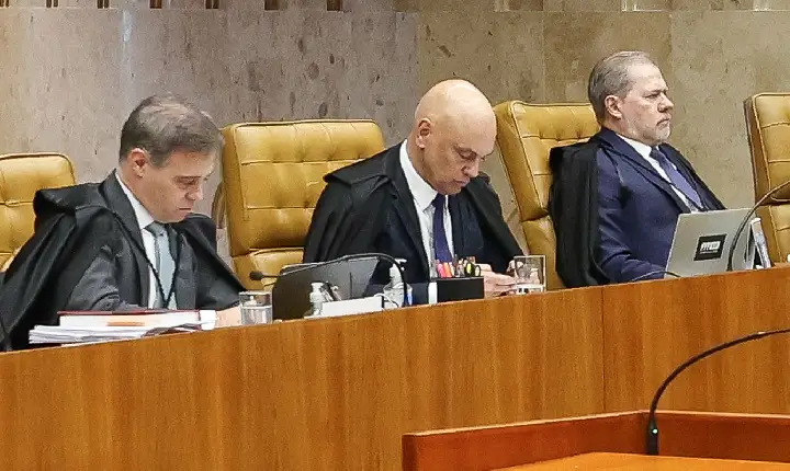 Moraes acusa Mendonça de querer incluir seu nome em delação de Vorcaro