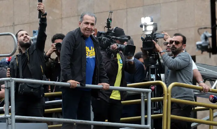 Moraes vota por tornar Malafaia réu por ofensa ao Comando do Exército