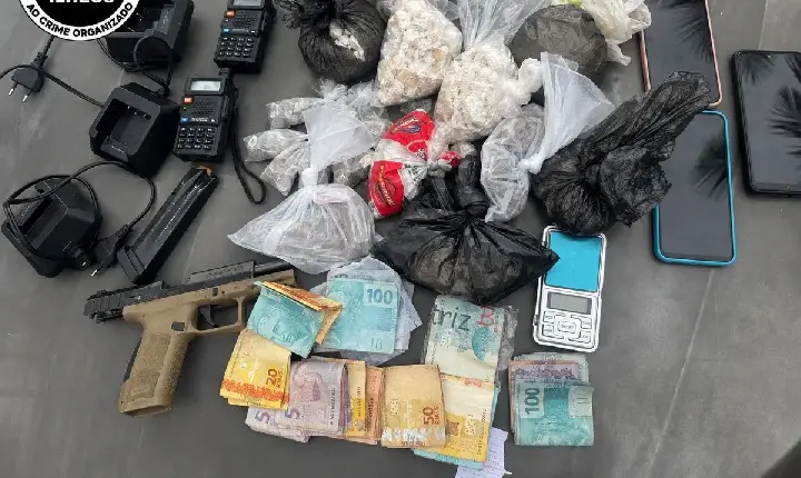 Operação mira facção criminosa e apreende arma, drogas e dinheiro na Bahia