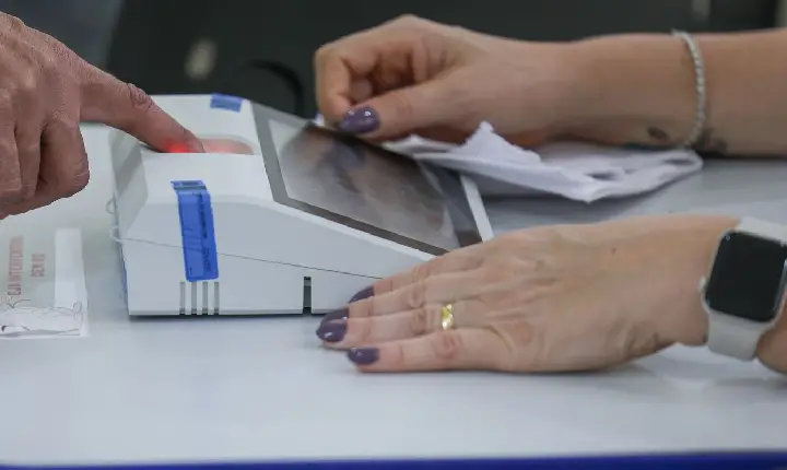 Plebiscito: eleitores de 6 cidades decidem transferência de distritos 