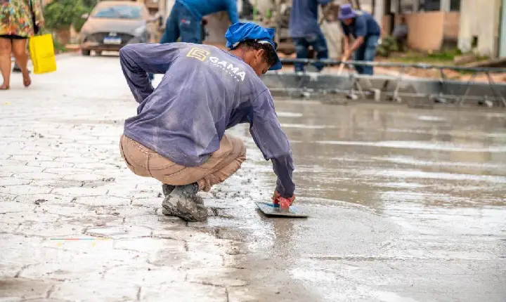 Prefeitura conclui pavimentação da Rua Itália e reforça melhorias na infraestrutura de Teixeira de Freitas
