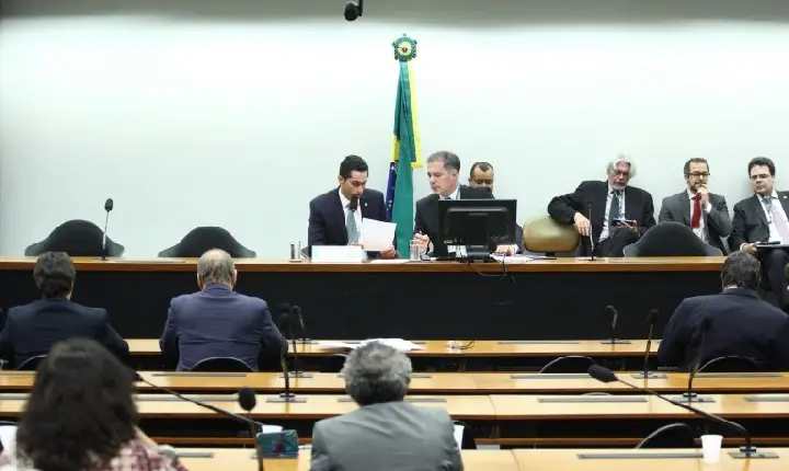 Projeto abre crédito orçamentário para financiamento de projetos de fundos regionais