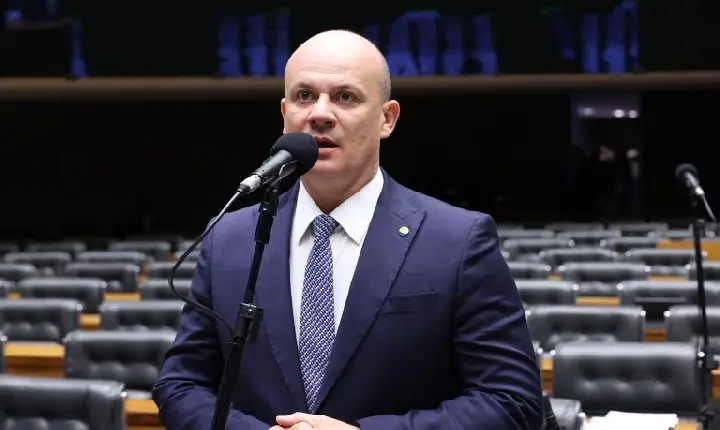 Projeto atualiza lei do crime de perseguição para detalhar condutas digitais
