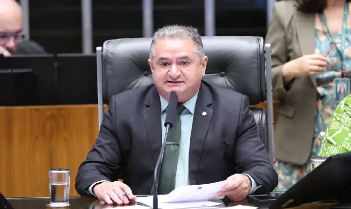 Projeto determina manutenção e cercamento de imóveis urbanos abandonados