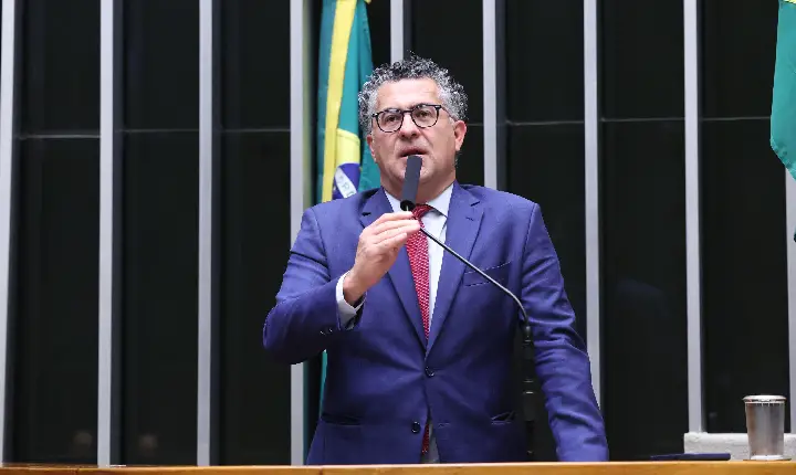 Projeto exige campanha informativa 90 dias antes de cobrança de pedágio em rodovia federal