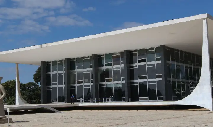 STF tem dois votos para negar novamente prisão domiciliar de Bolsonaro