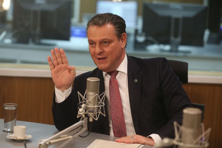 Caso de vaca louca não encobre manipulação de preço, desmente ministro