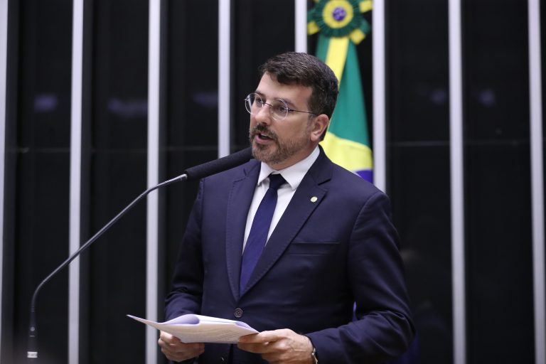 Câmara aprova MP que prorroga contratos de profissionais da saúde no Rio de Janeiro