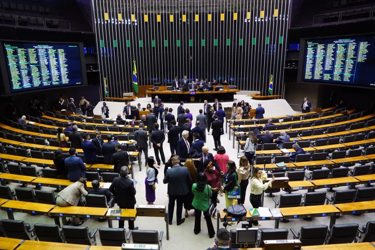 Câmara pode votar medidas provisórias nesta manhã