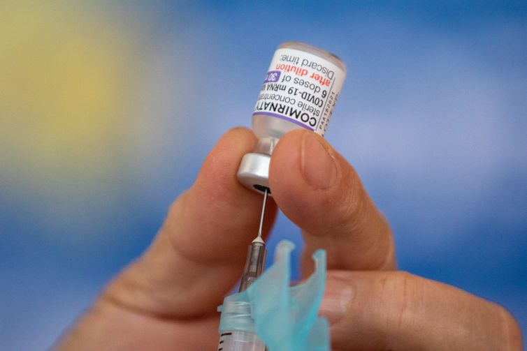 Covid-19: SP vacina gestantes e puérperas com bivalente da Pfizer