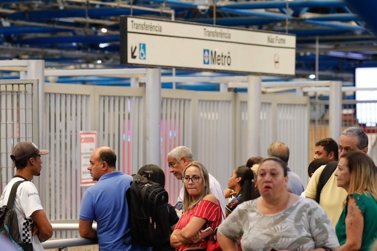 Juíza reafirma decisão que permite catraca livre no metrô de São Paulo