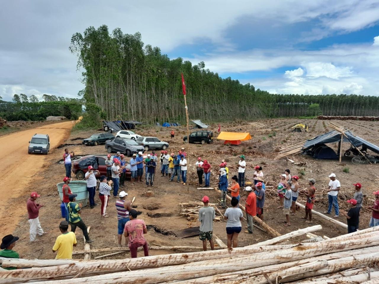 Justiça determina que MST desocupe segunda, das três fazendas da Suzano, invadidas na Bahia