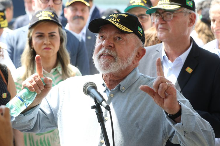 Lula demonstra, mais uma vez, insatisfação com juros altos 