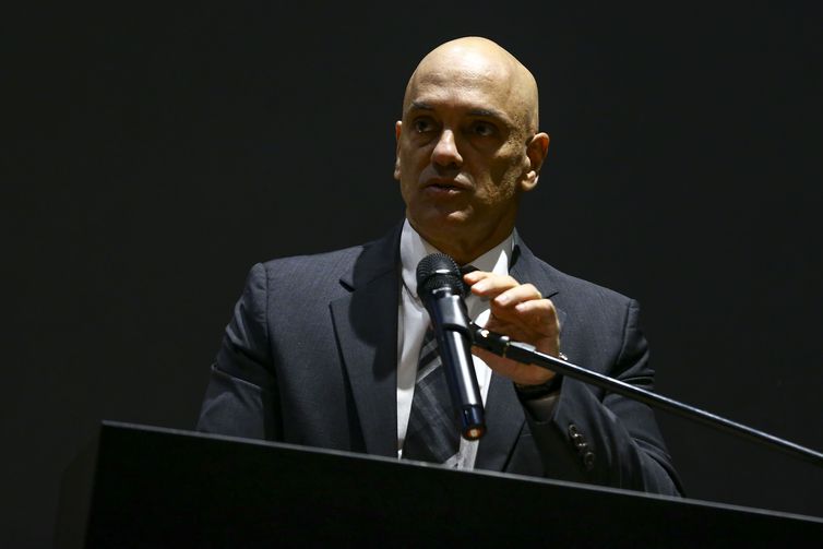Moraes garante direito ao silêncio a coronel da PM em depoimento à CPI