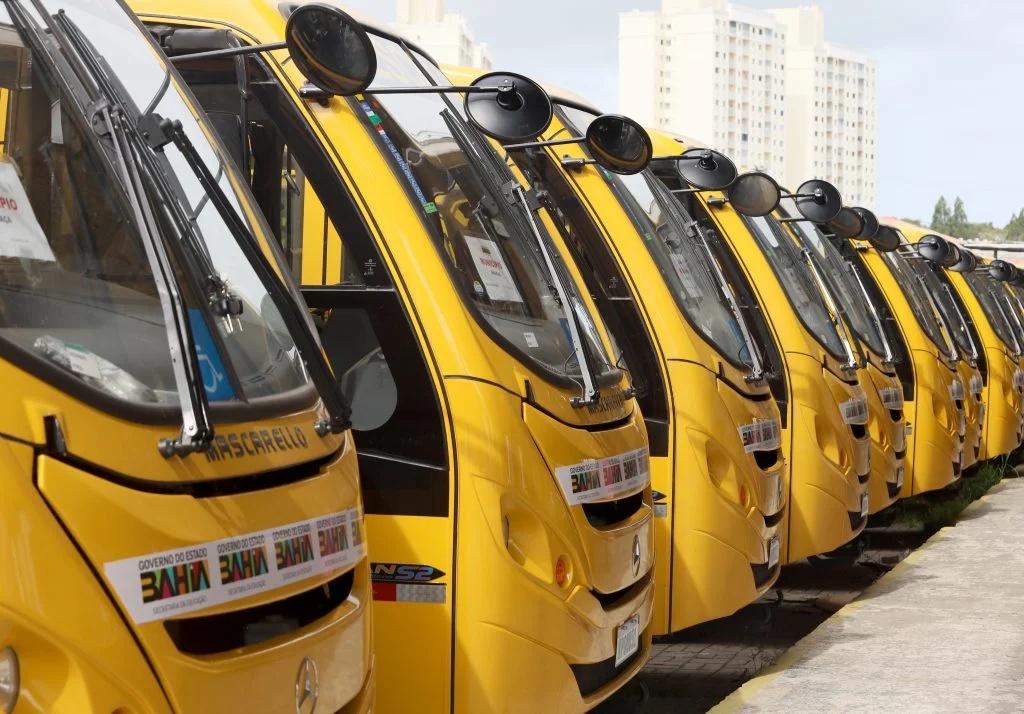 Municípios do extremo sul recebem ônibus escolares entregues pelo governador Jerônimo