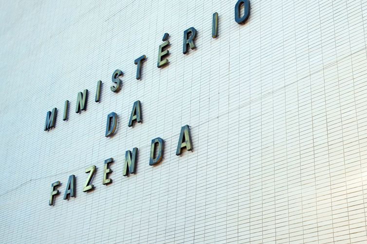 Novo marco fiscal limita alta do gasto a 70% da variação da receita