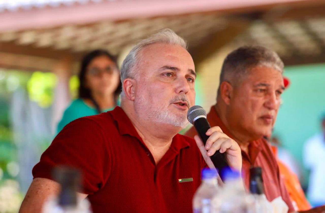 “Petrobras fica na Bahia”, garante presidente da estatal em visita ao estado