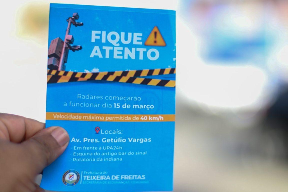 Prefeitura distribui informativos sobre o funcionamento dos redutores eletrônicos de velocidade