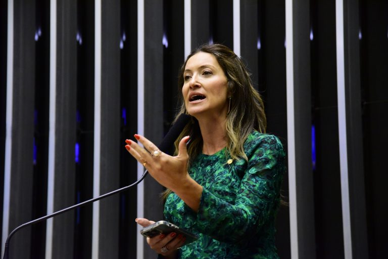 Projeto em análise na Câmara prorroga administração federal do aeroporto Carlos Prates