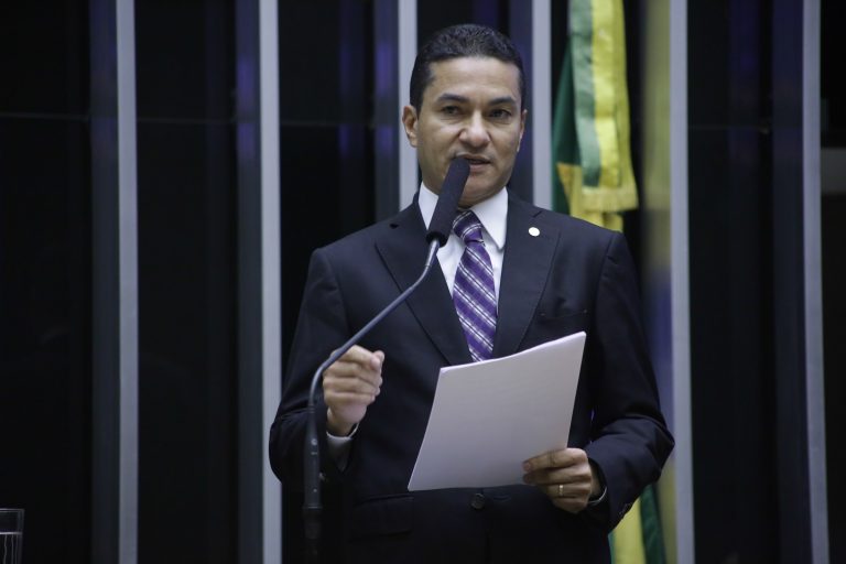 Projeto permite que sociedades unipessoais executem serviços de rádio e TV
