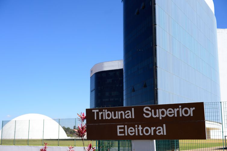 TSE mantém decisão que multou deputado Nikolas em R$ 30 mil