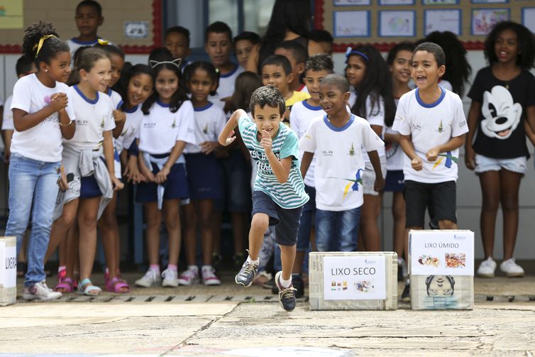 Abertura de diálogo marca 100 dias na educação, ciência e tecnologia