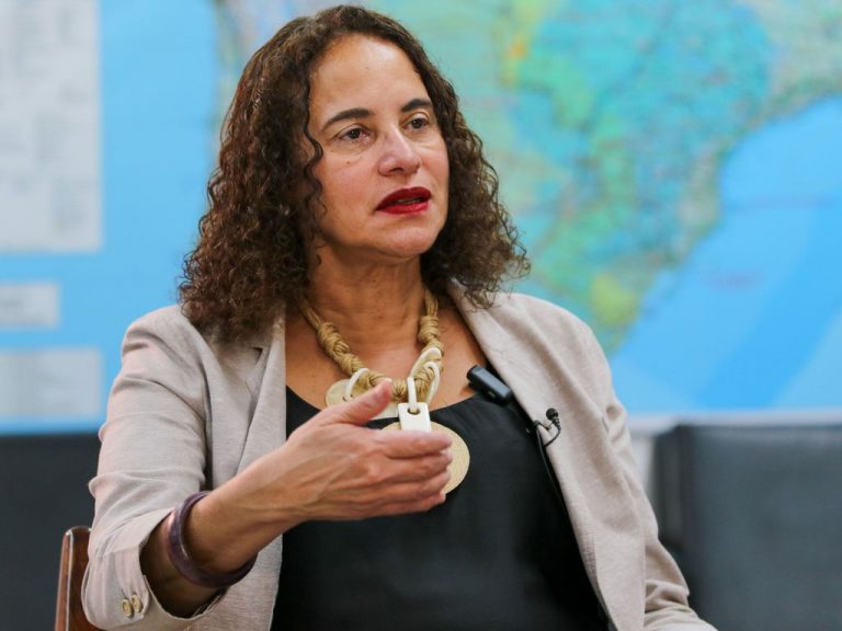 Comissão recebe ministra de Ciência e Tecnologia para falar sobre os planos para o setor