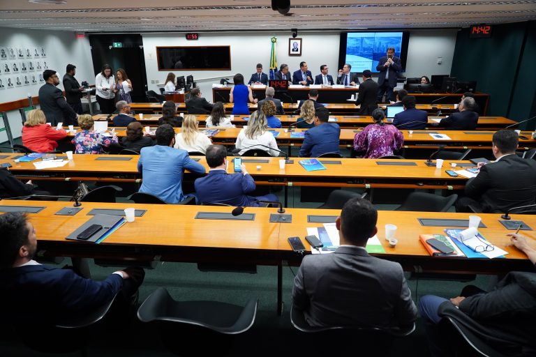 Economistas ouvidos na Câmara pedem que BC amplie consultas externas para definir taxa de juros