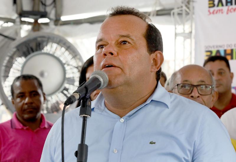 Governador em exercício inaugura equipamento de esporte e autoriza unidade para a segurança pública, em Ibirapuã, Medeiros Neto e Teixeira de Freitas